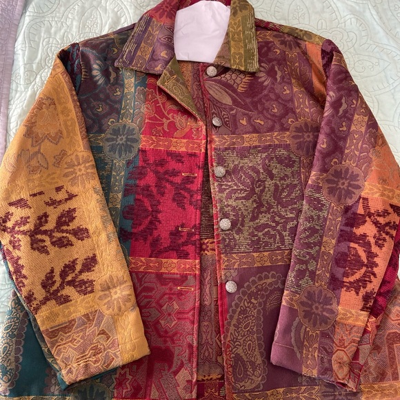 Top - Picture 2 of 2